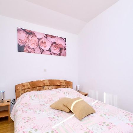 Apartments Vanda Mali Losinj Exterior photo