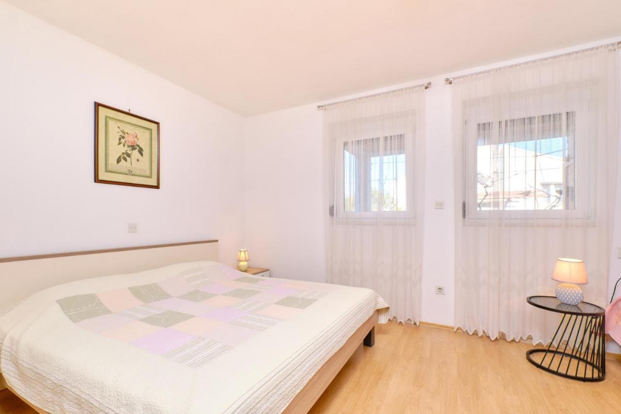 Apartments Vanda Mali Losinj Exterior photo