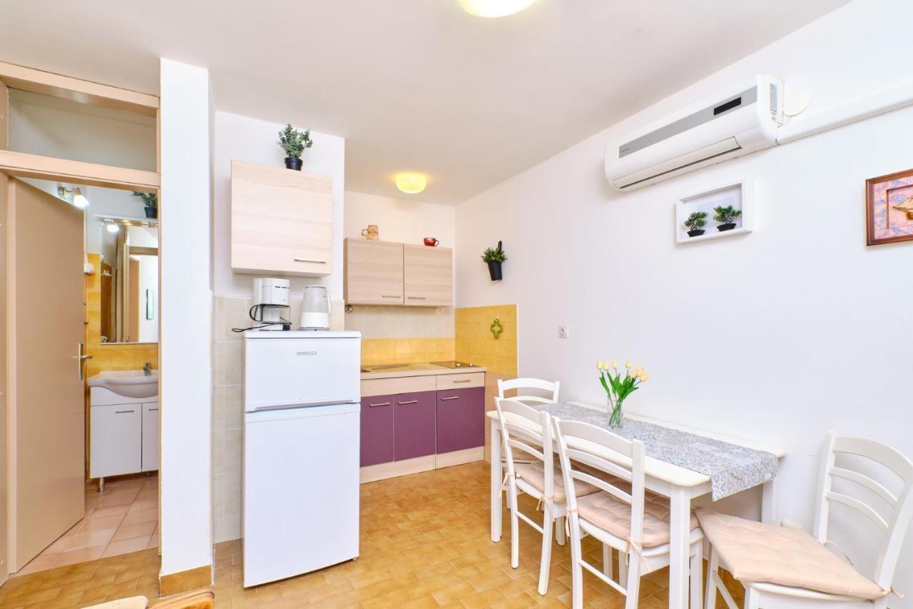Apartments Vanda Mali Losinj Exterior photo