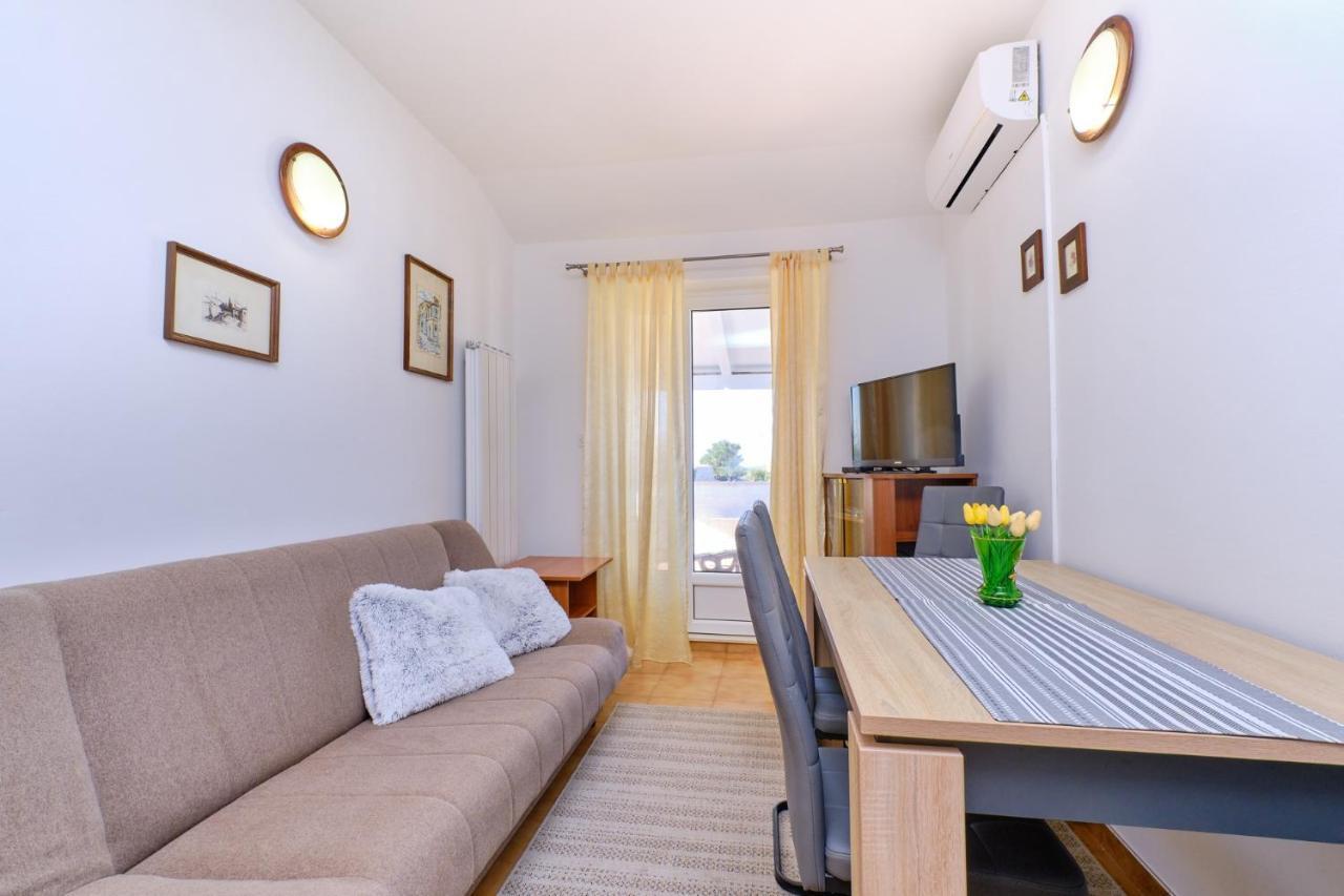 Apartments Vanda Mali Losinj Exterior photo