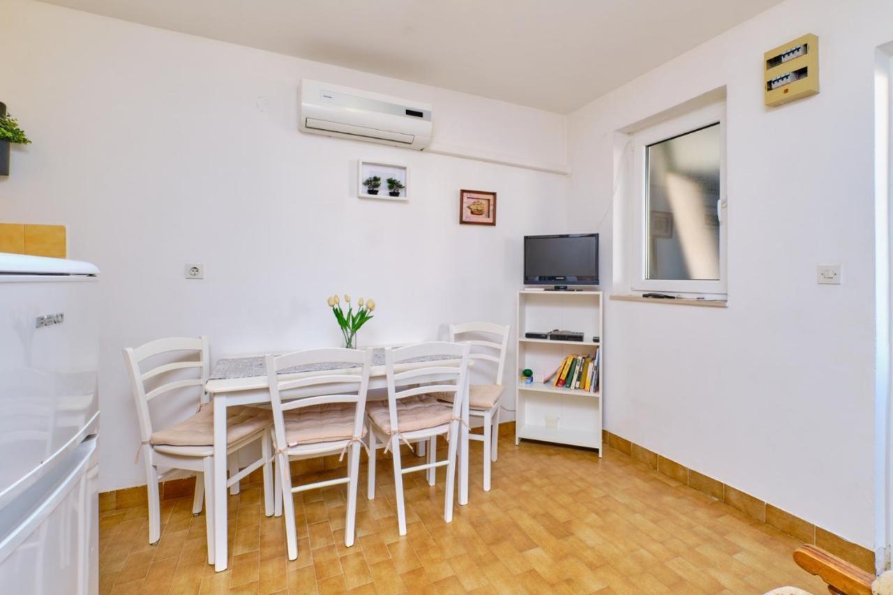 Apartments Vanda Mali Losinj Exterior photo
