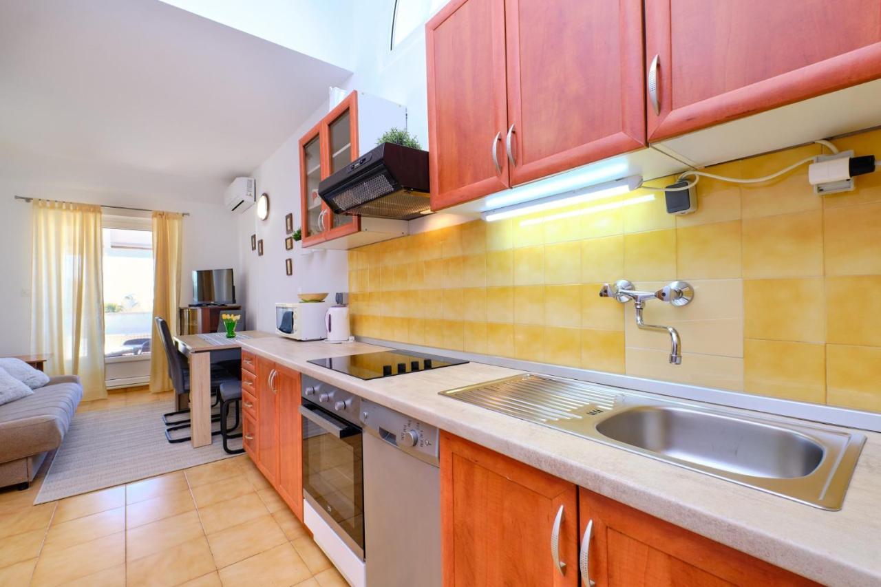 Apartments Vanda Mali Losinj Exterior photo