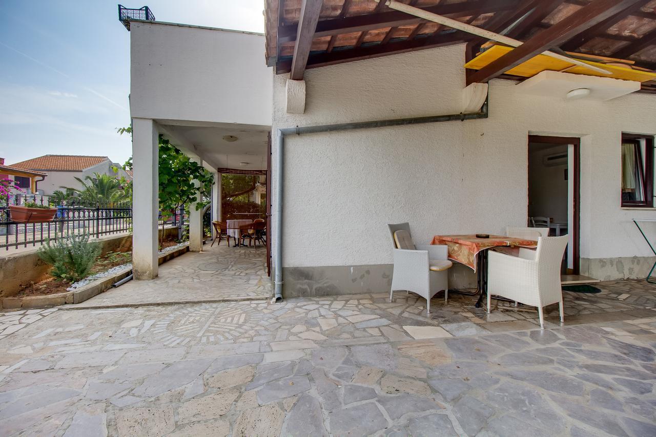 Apartments Vanda Mali Losinj Exterior photo